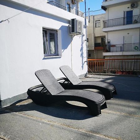 Explore Greece From Cozy City Centre Apartment Chalkida Bagian luar foto