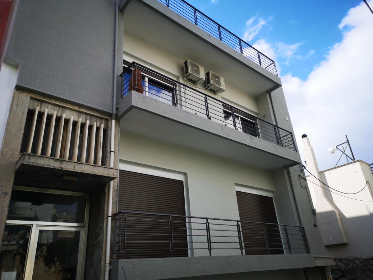 Explore Greece From Cozy City Centre Apartment Chalkida Bagian luar foto