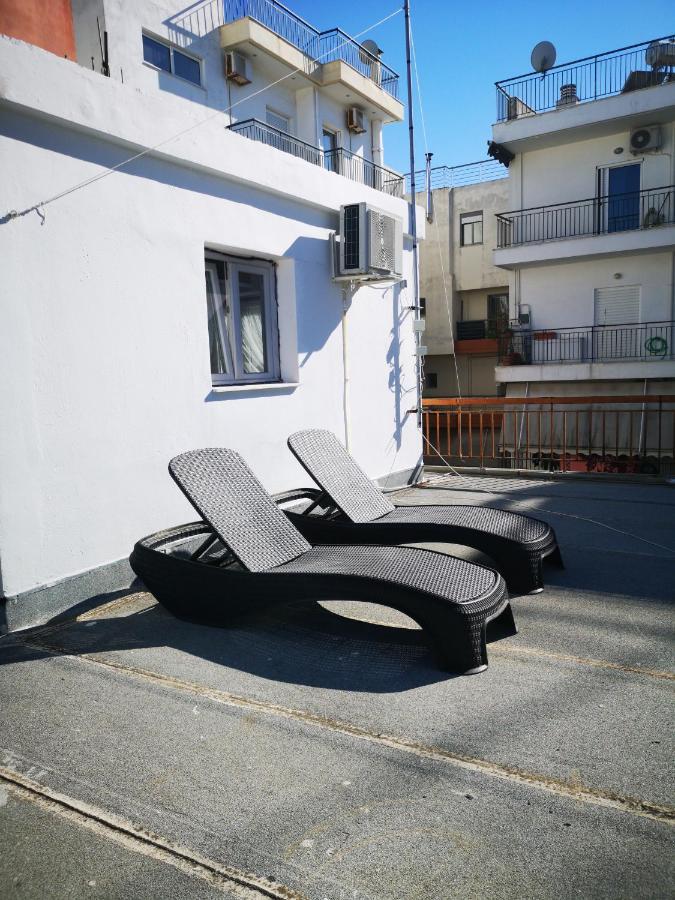 Explore Greece From Cozy City Centre Apartment Chalkida Bagian luar foto