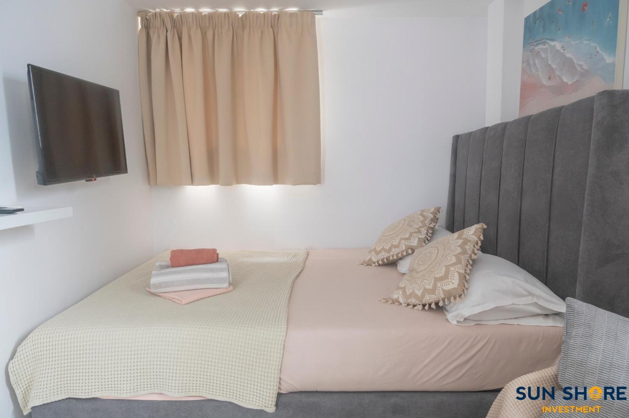 Explore Greece From Cozy City Centre Apartment Chalkida Bagian luar foto